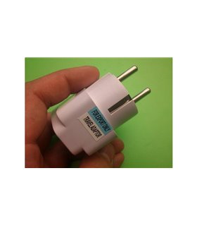 Универсальный переходник розетка 10A 250V (11499) Универсальный переходник розетка 10A 250V (11499)