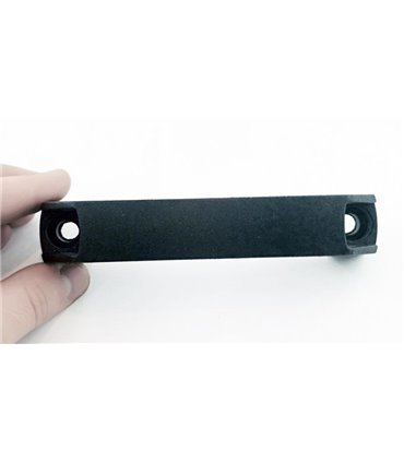 Пластиковая ручка под профиль черная 120мм (16678)