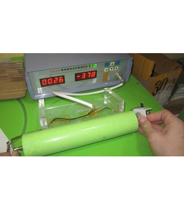 Высокотоковый аккумулятор Li-Ion 20Ah 3.7V 3mOm 224*49мм с резьбой (15944)