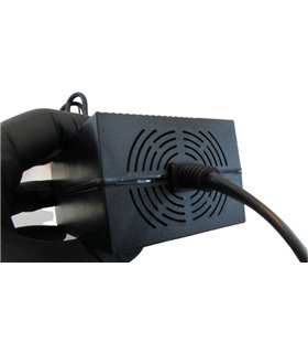 Блок питания зарядное устройство с крокодилами 4.2V 5A (17116) Блок питания зарядное устройство с крокодилами 4.2V 5A (17116)