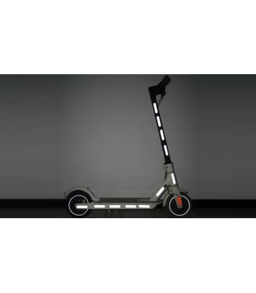 Светоотражающая наклейка на корпус электросамоката (19637)