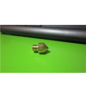 Сопло MK8 0.2мм под 1.75мм нить для 3D-принтера (12165) Сопло MK8 0.2мм под 1.75мм нить для 3D-принтера (12165)