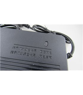 Зарядное устройство для кислотного аккумулятора 48V 12Ah 48-59V 1.8A (18846) Зарядное устройство для кислотного аккумулятора 48V 12Ah 48-59V 1.8A (18846)