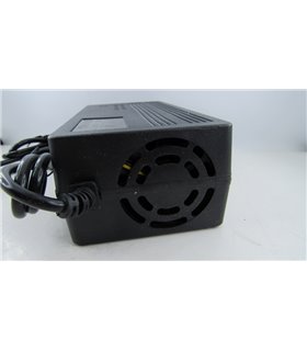 Зарядное устройство для кислотного аккумулятора 48V 12Ah 48-59V 1.8A (18846) Зарядное устройство для кислотного аккумулятора 48V 12Ah 48-59V 1.8A (18846)