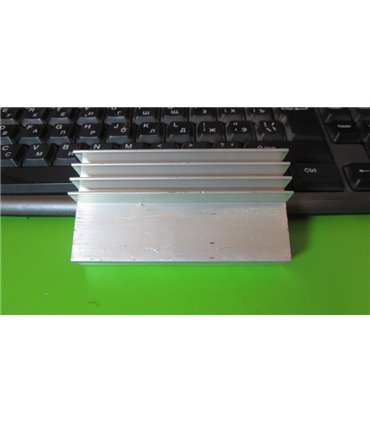 Мощный алюминиевый радиатор для транзисторов 100*50*30 (12877)