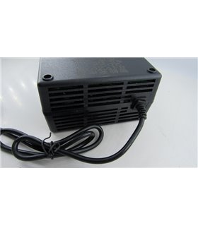 Зарядное устройство для кислотного аккумулятора 84V 20Ah 84-102V 2.8A (18843) Зарядное устройство для кислотного аккумулятора 84V 20Ah 84-102V 2.8A (18843)